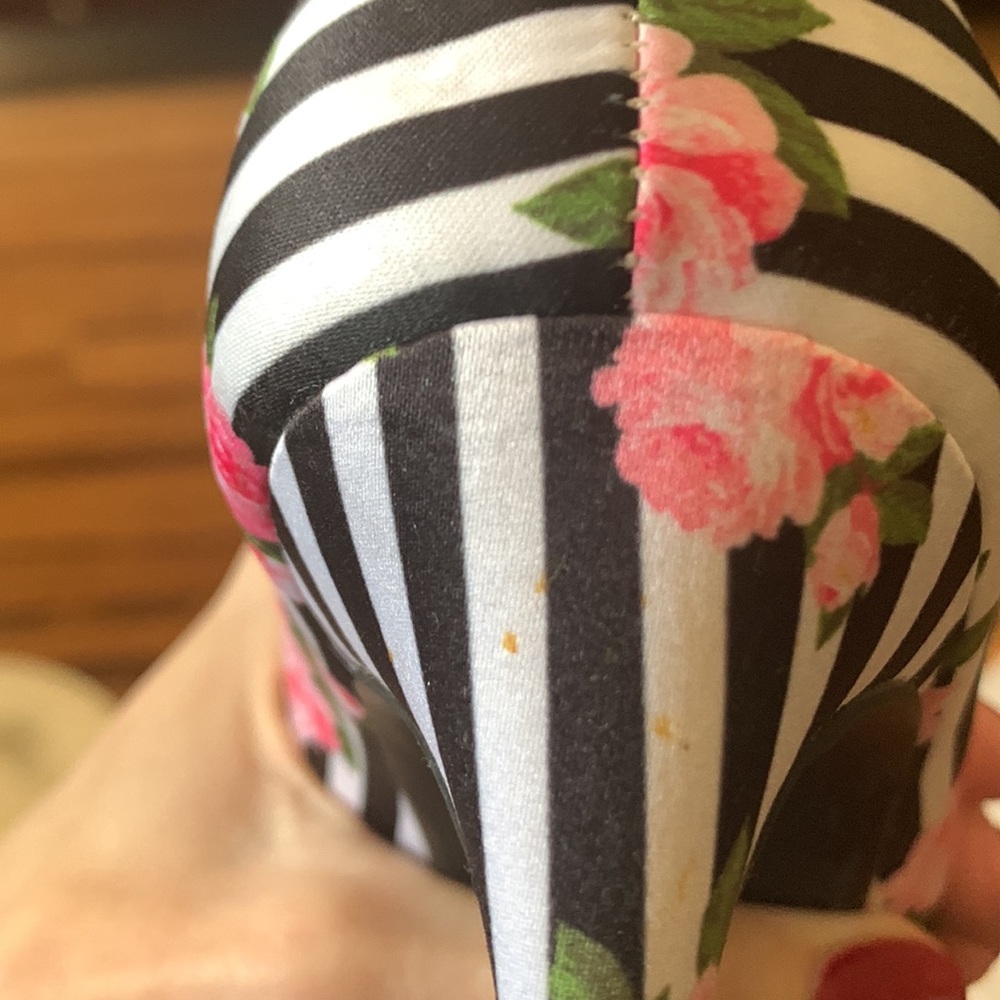 Betsey Johnson Floral Stripe Bow Bret Pumps - Picture 6 of 6